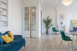 appartement moderne avec mobilier elegant et lumineux