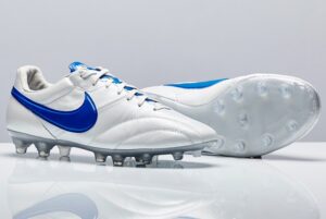 Quelles Sont Les Caractéristiques Du Modèle Nike The Nike Premier 16 chaussure de football nike premier vue laterale