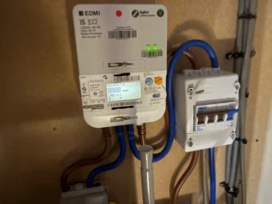 Quelle Offre D'électricité Choisir Pour Payer Moins Cher 34 compteur electrique moderne avec options tarifaires colorees