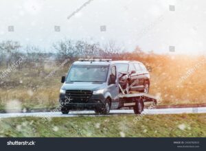 depanneuse en intervention sur route degagee