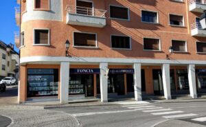 facade agence societe generale saint julien genevois