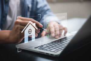 investisseur examinant des offres immobilieres digitales