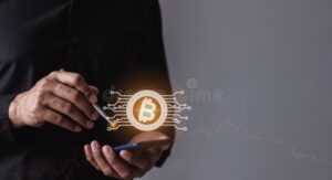 jeune personne utilisant un smartphone avec cryptomonnaies