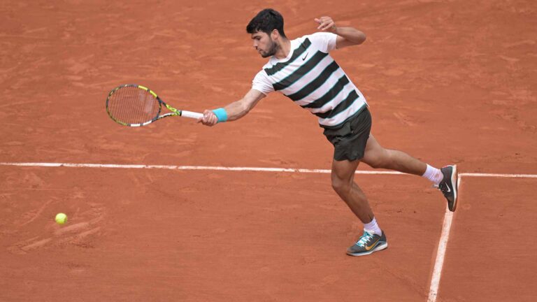 joueurs de tennis en action a roland garros