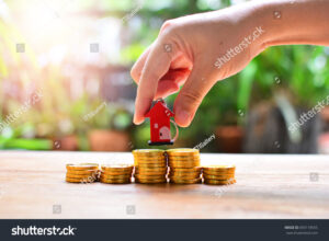 main tenant une maison avec piece doree