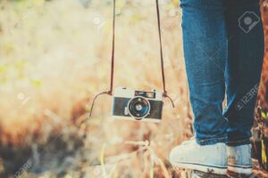 main tenant une photo de souvenir nostalgique