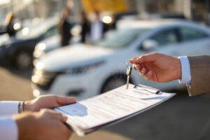 Peut-On Assurer Une Voiture Qui N'Est Pas À Notre Nom 11 voiture avec cles et contrat dassurance flou